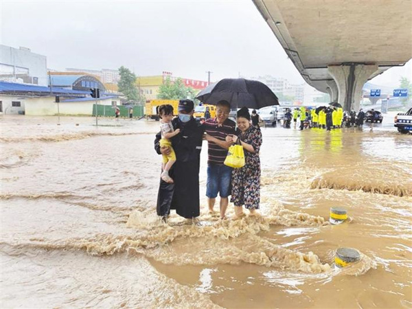 今天头条,留给暴雨中的这些人 三峡宜昌网