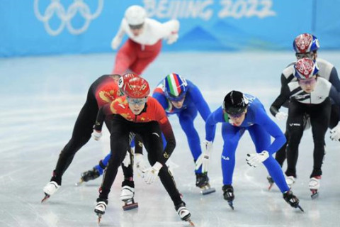 一波三折！中國短道速滑隊獲中國軍團首枚金牌
