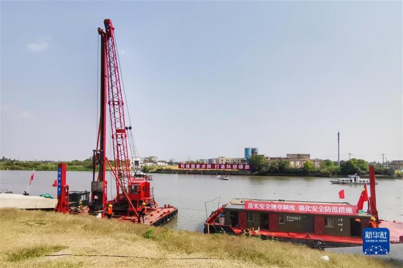 （图文互动）（11）&ldquo;中国经济发展前景一定会更加光明&rdquo;&mdash;&mdash;习近平总书记引领统筹推进高质量发展和高水平安全述评