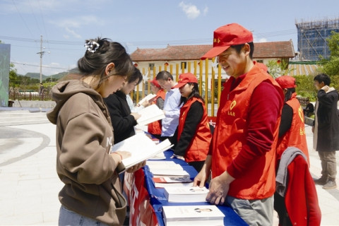 流動圖書角走進和平村