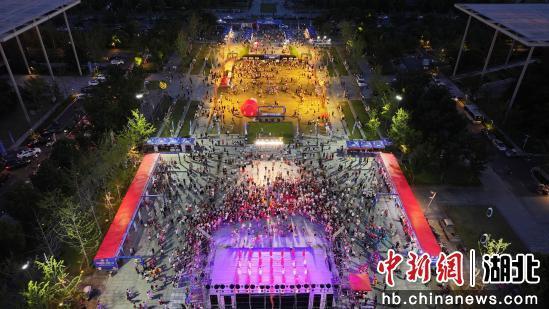 枝江市营造全民健身浓厚氛围。周星亮 摄