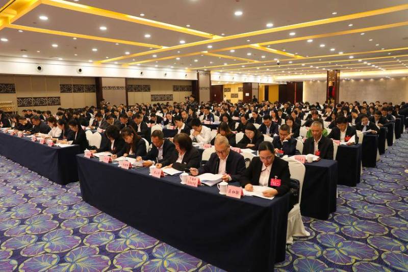 西陵区工会第七次代表大会召开.doc