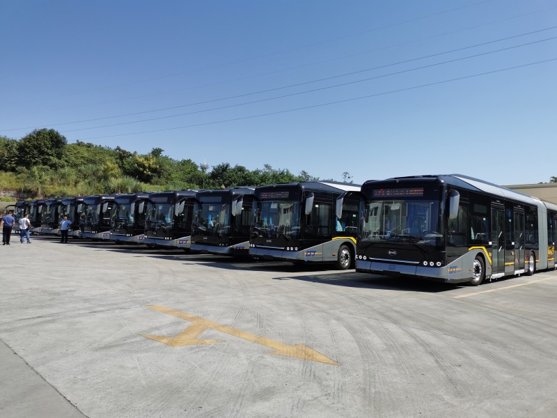 b9路新增10辆18米纯电动公交车