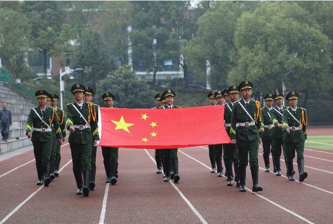 宜都市职教中心军训初启航磨砺见成长