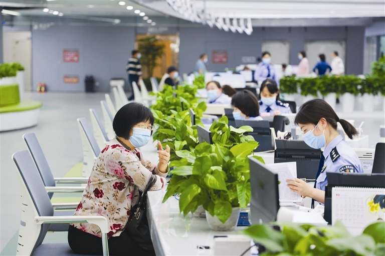 市政务服务中心服务窗口整体进驻市民之家