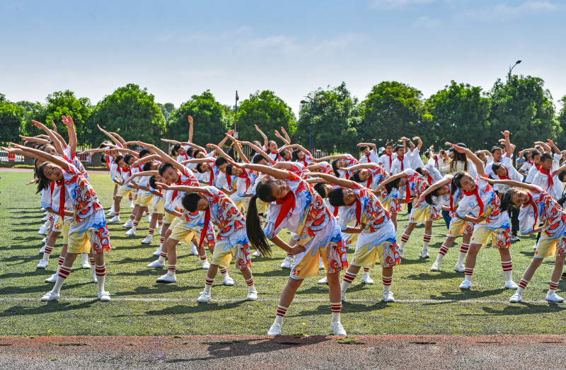 宜都清江小学学生锻炼身体迎六一