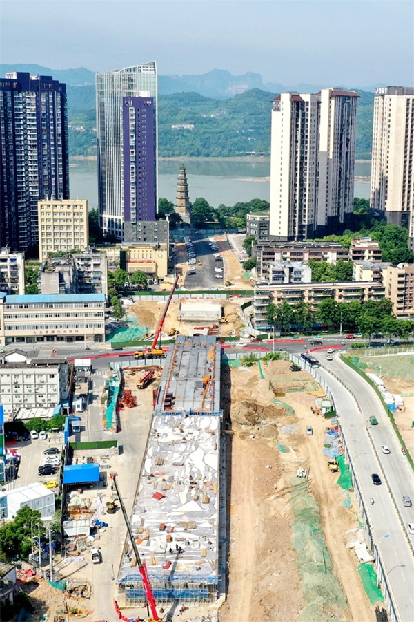 合益路高架桥跨东山大道作业全面展开 - 三峡宜昌网