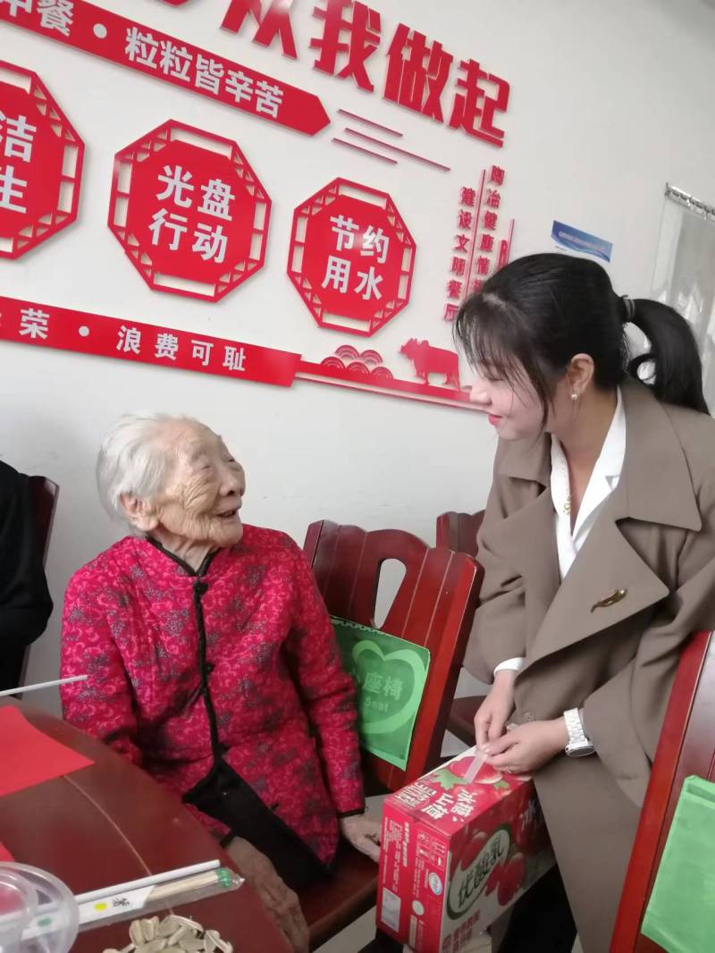 问安镇：人大代表重阳送温暖 共同缔造幸福生活 - 三峡枝江网