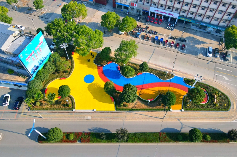 一场诸葛亮会聊出一个心连心广场