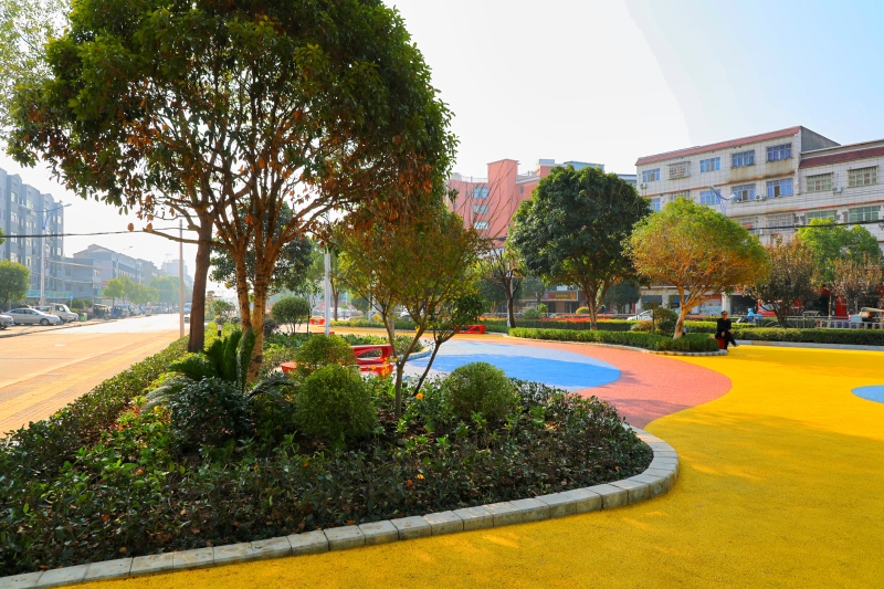 一场诸葛亮会聊出一个心连心广场