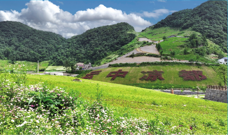 火烧坪乡位于长阳中西部,全乡平均海拔1800米,有着"小西藏"之称,是