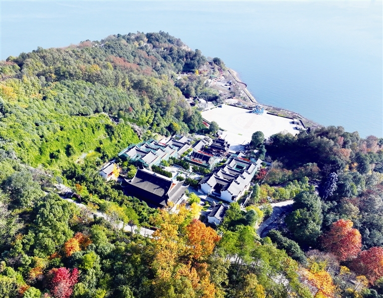 屈原祠古建筑群初冬时节景如画