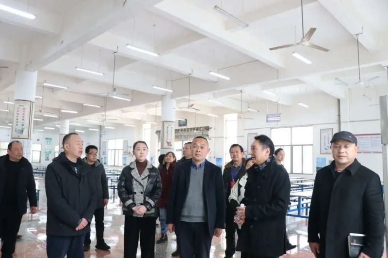 开学督导明方向踔厉笃行谱新篇省检查组莅临枝江二中进行春季开学工作