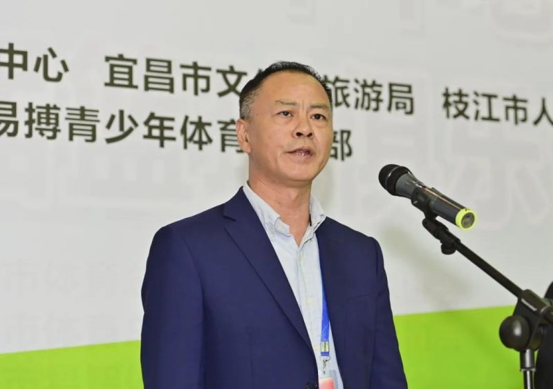 晚上七点,湖北省体育局重竞技运动管理中心主任马剑平宣布比赛正式