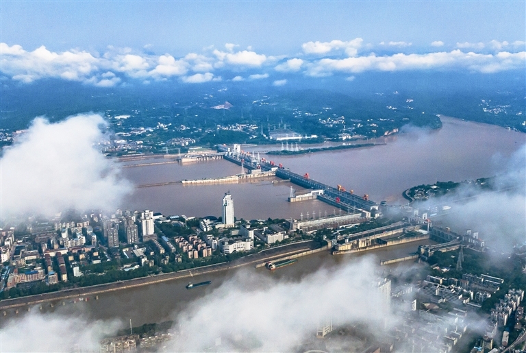 万里长江第一坝——葛洲坝